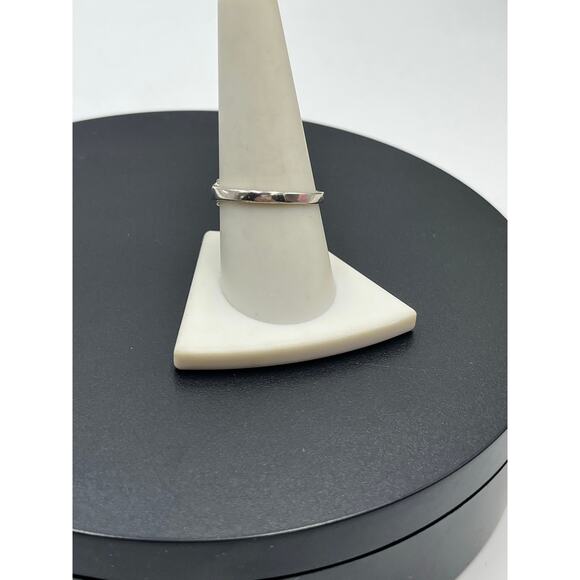 NV Signed Prong Set Oval Sapphire 925 Sterling Silver Ring Sz 9.50 - Picture 4 of 9